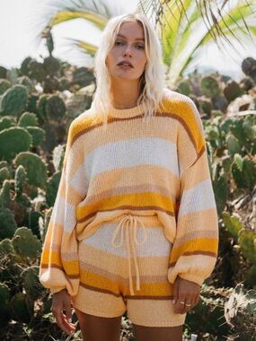 Billabong Sol Time Jumper and Cozy Shorts Set